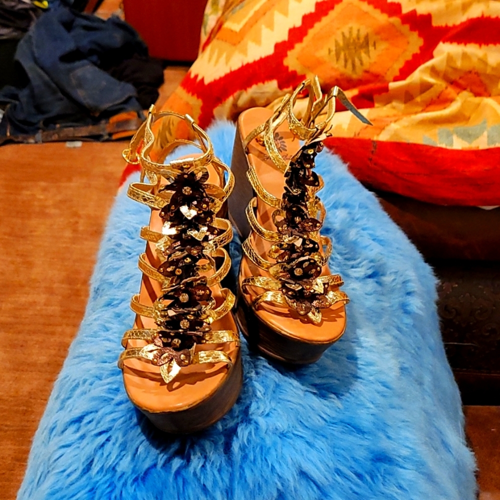 Dress sandals